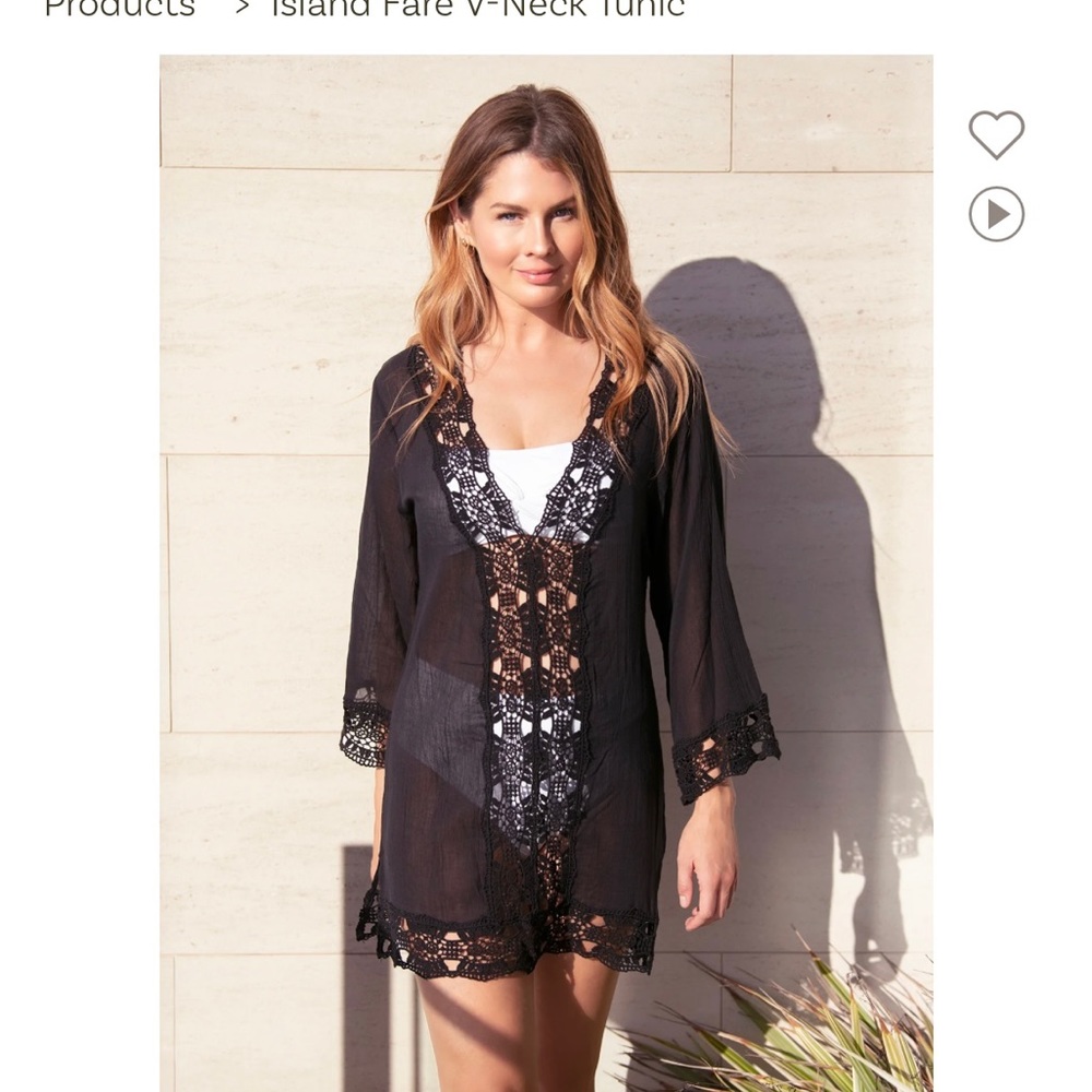 La Blanca Island Fare V-neck tunic